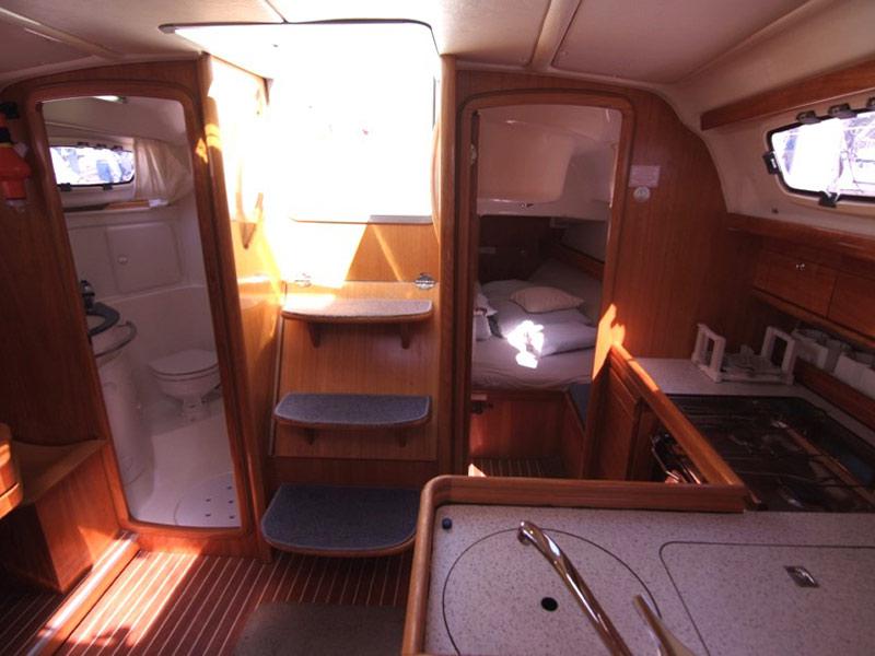 Book yachts online - sailboat - Bavaria 33 Cruiser - Cura - rent