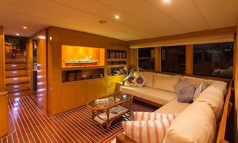 Book yachts online - motorboat - Trawler 77 - Troy Explorer - rent