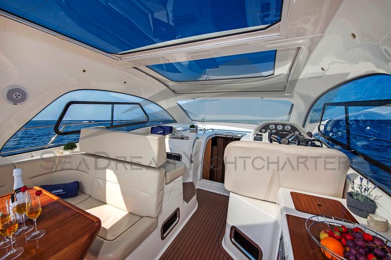 Book yachts online - motorboat - Bavaria Sport 44 HT - Paluma - rent