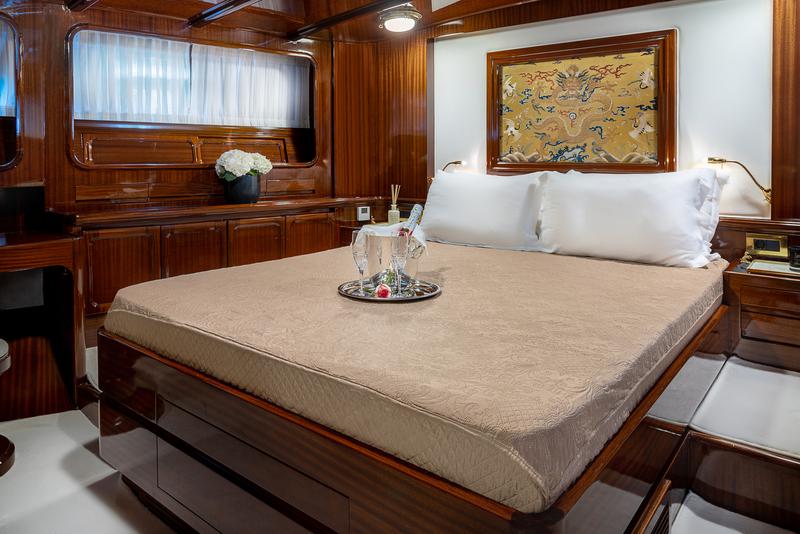 Book yachts online - other - CCYD 85 - Spirit L - rent