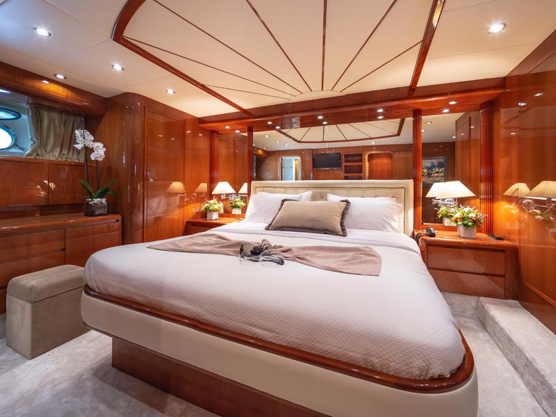 Book yachts online - motorboat - Falcon 86 - Efmaria - rent