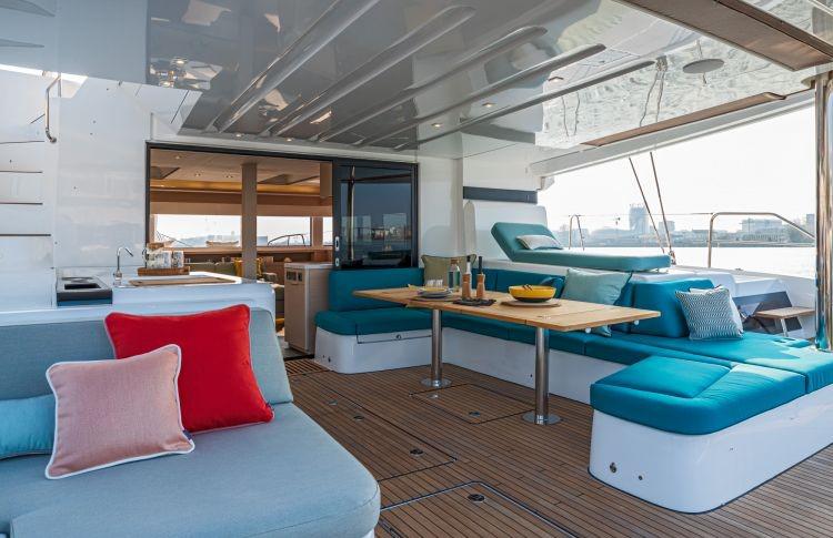 Book yachts online - catamaran - Lagoon 55 - Hydrus - rent