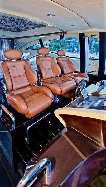 Book yachts online - motorboat - Azimut 86 - Super Toy - rent