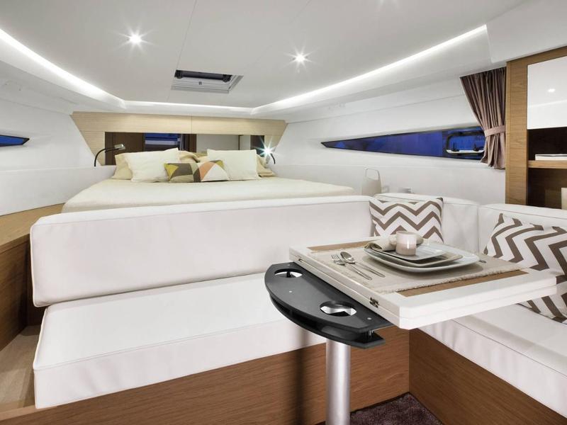 Book yachts online - motorboat - Leader 36 - EVA - rent