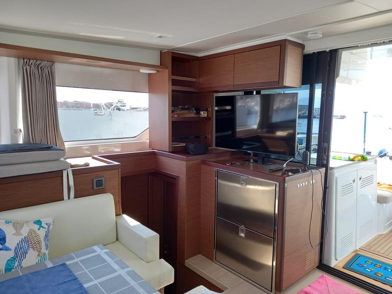 Book yachts online - catamaran - Lagoon 46 - Baraonda - rent
