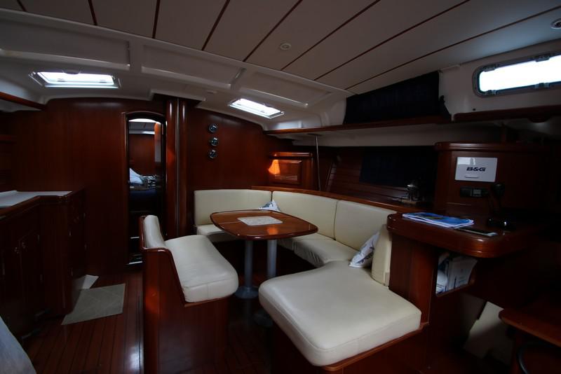 Book yachts online - sailboat - Beneteau 473 - Valentina - rent