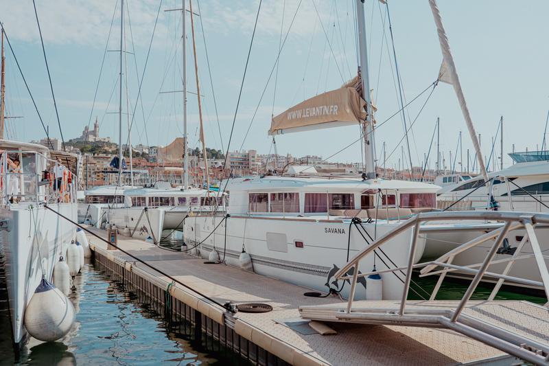 Book yachts online - catamaran - Lagoon 450 - Savana - rent