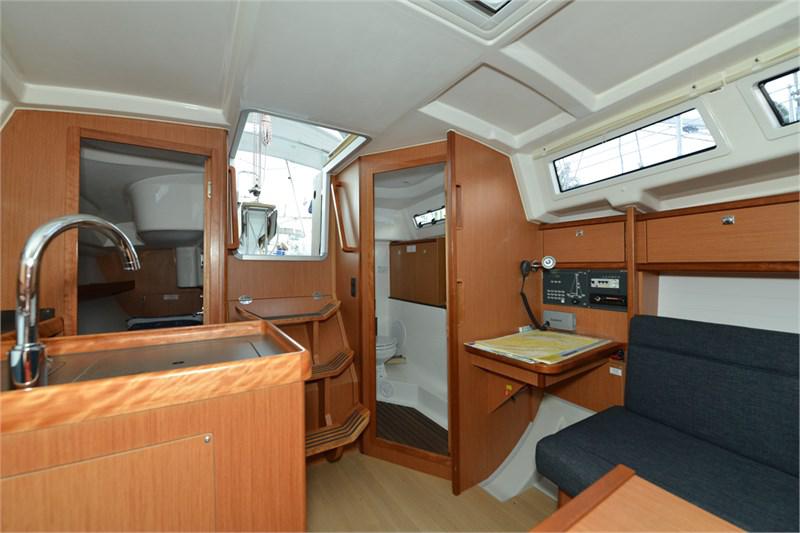 Book yachts online - False - Bavaria Cruiser 33 (2Cab) - Ami - rent