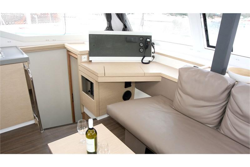Book yachts online - False - Lucia 40 (3Cab) - Makohela - rent