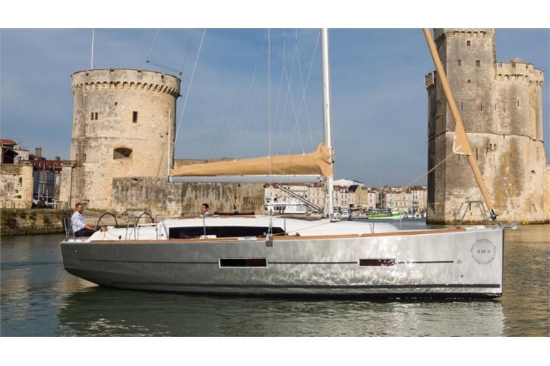 Book yachts online - False - Dufour 382 Grand Large (2Cab) - Lia - rent