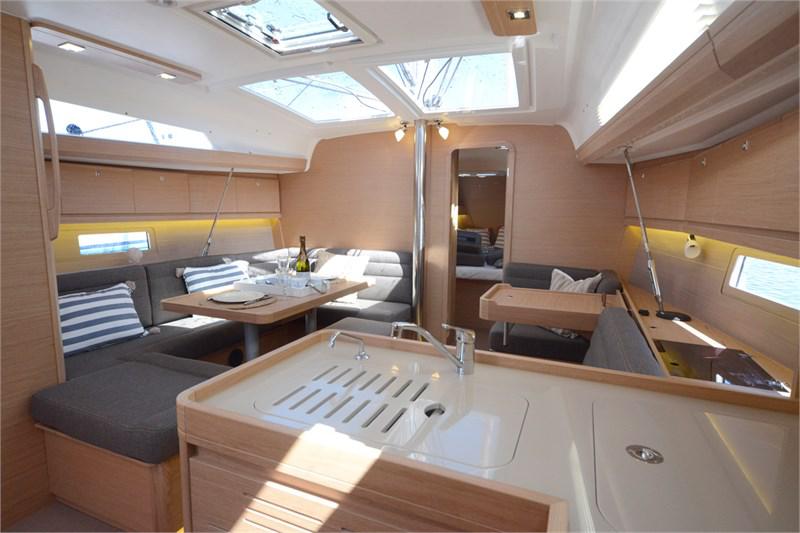 Book yachts online - False - Dufour 412 Grand Large (3Cab) - Piet - rent