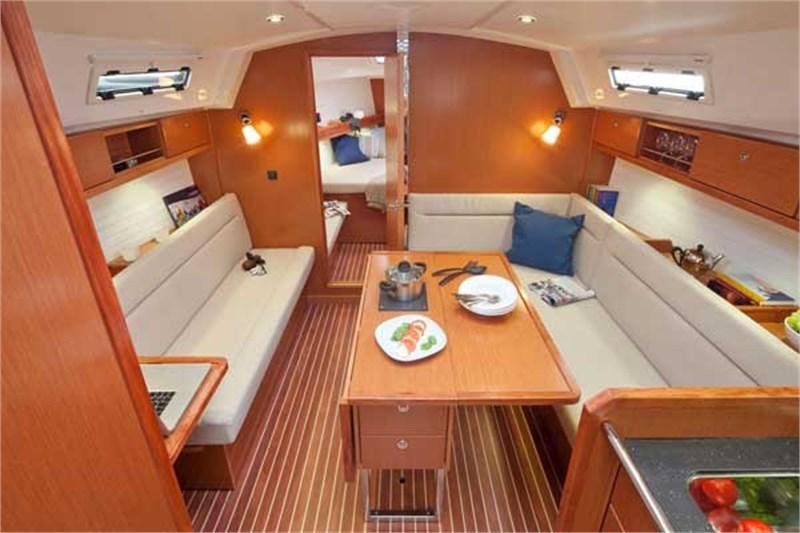 Book yachts online - False - Bavaria Cruiser 36 (3Cab) - Zenith III - rent