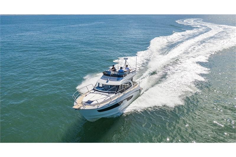 Book yachts online - False - Antares 11 Fly - Solis - rent