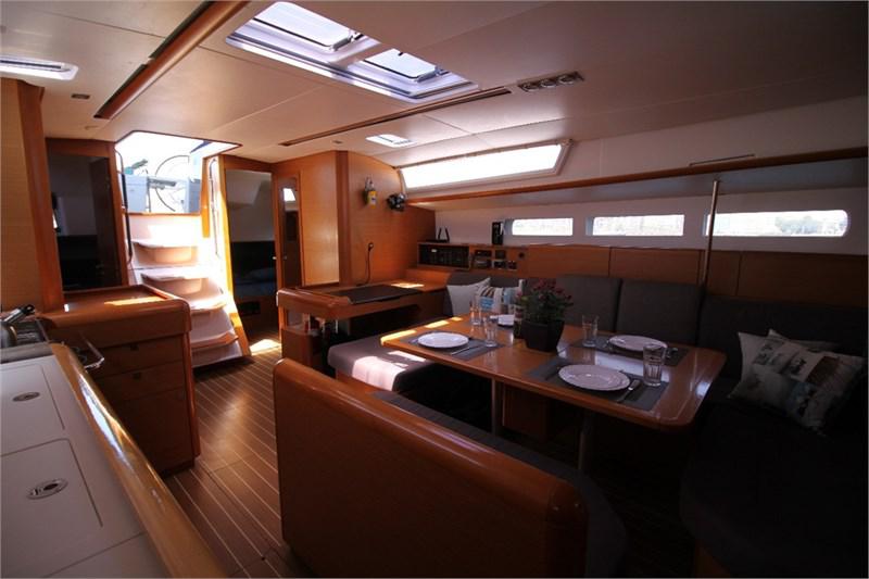 Book yachts online - False - Sun Odyssey 509 (5Cab) - Lucky Slot - rent