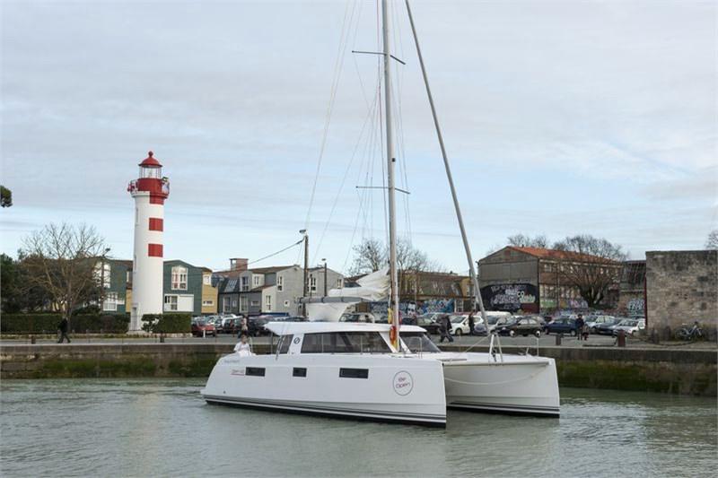 Book yachts online - False - Nautitech Open 40 (4Cab) - Golden Delicious - rent