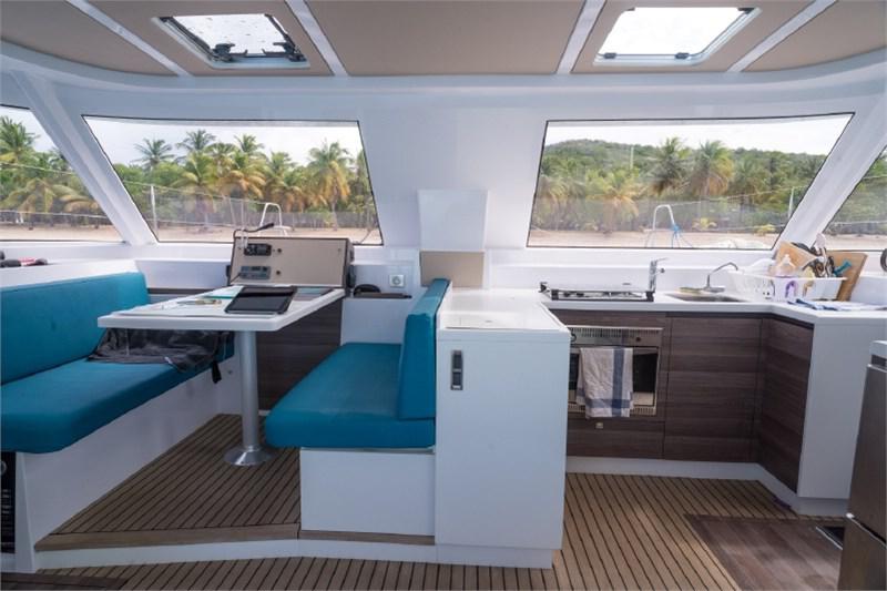 Book yachts online - False - Nautitech Open 40 (4Cab) - Madeveira - rent