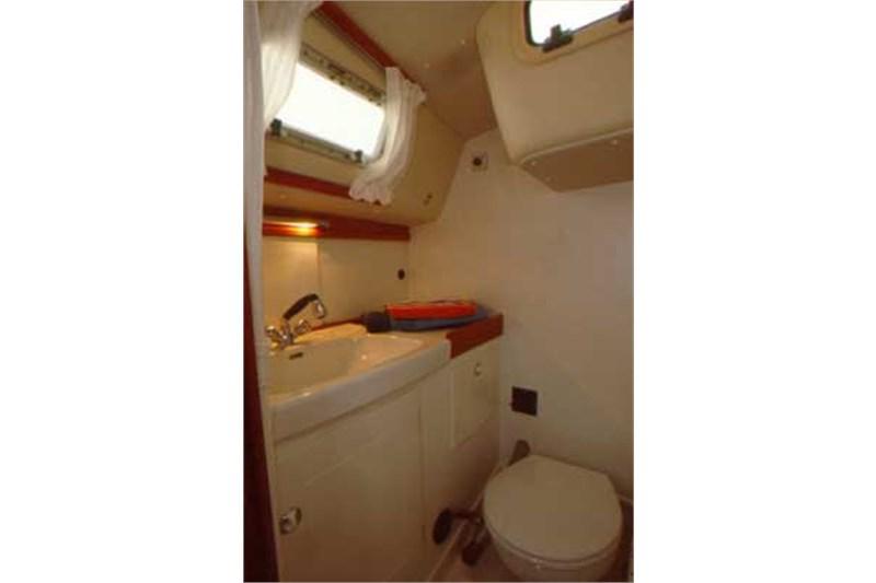 Book yachts online - False - Hallberg-Rassy 34 (2Cab) - Rassy - rent