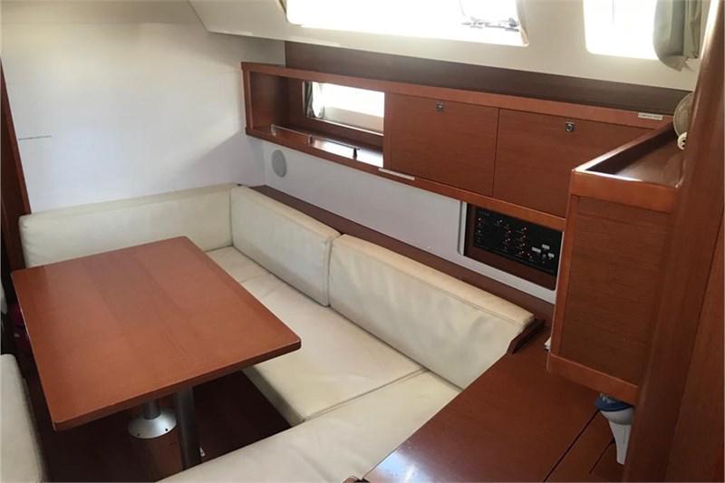 Book yachts online - False - Oceanis 45 (4Cab) - Alboran Gin Tonic (Mallorca/La Lonja) - rent