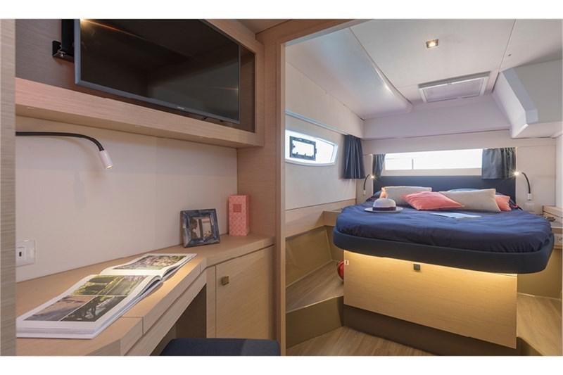 Book yachts online - False - Astrea 42 (4Cab) - Vicarello - rent