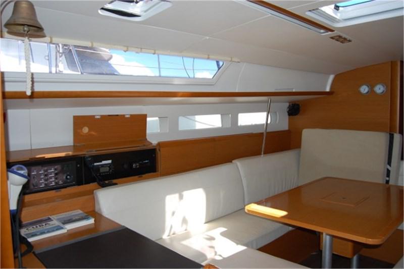 Book yachts online - False - Sun Odyssey 519 (5Cab) - Alboran Champagne - rent