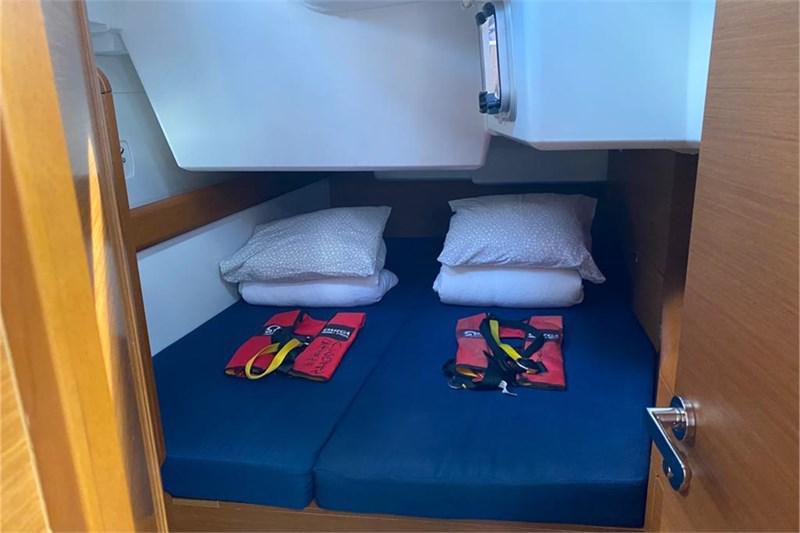 Book yachts online - False - Sun Odyssey 519 (5Cab) - Alboran Pacharán (Radazul) - rent