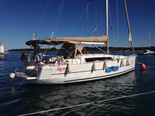 Book yachts online - sailboat - Dufour 382 GL - D 382 GL - rent