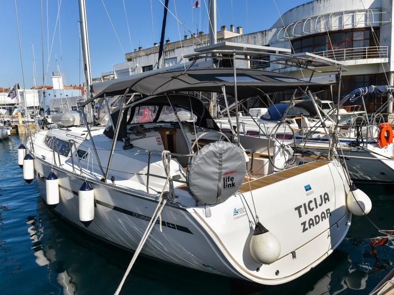 Book yachts online - sailboat - Bavaria Cruiser 46 - TICIJA - rent