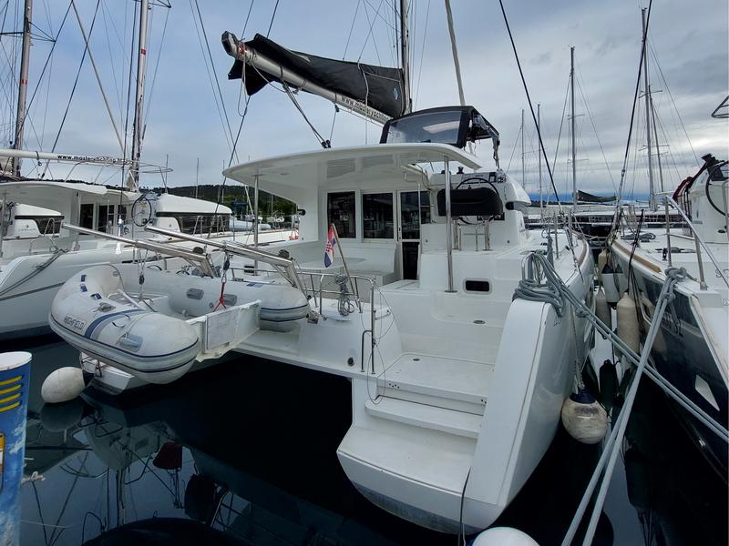 Book yachts online - catamaran - Lagoon 40 - LANCELOT - rent