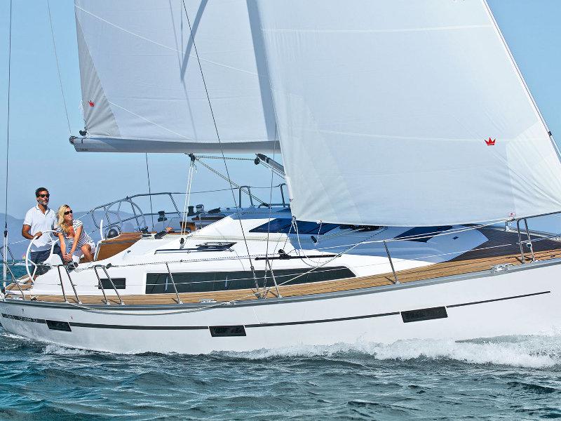 Book yachts online - sailboat - Bavaria Cruiser 37 - EC- 37C-14-CR - rent