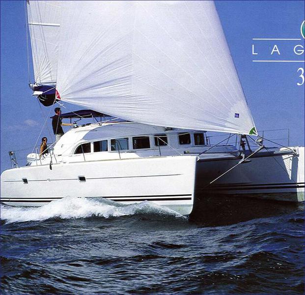 Book yachts online - catamaran - Lagoon 380 - EC- L38-14-G - rent