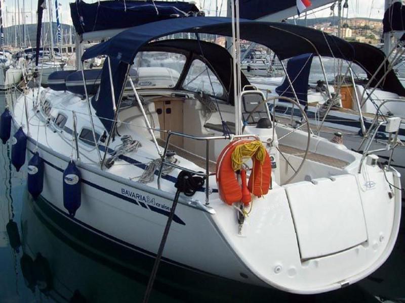 Book yachts online - sailboat - Bavaria 34 Cruiser - EC- 34B-10-G - rent