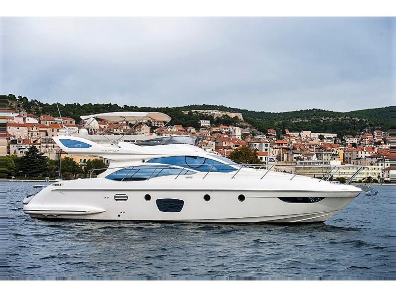 Book yachts online - motorboat - Azimut 47 Fly - Skyfall MY - rent