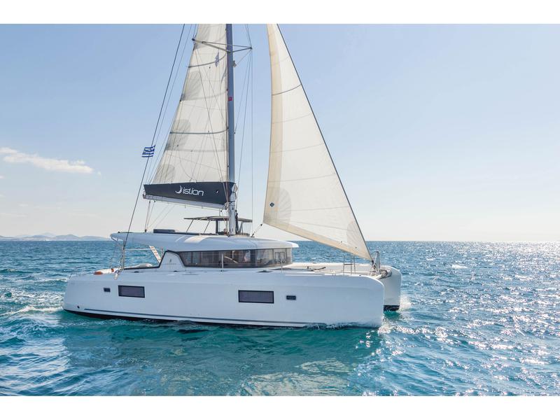 Book yachts online - catamaran - Lagoon 42 A/C &amp; GEN. - FANTASEA - rent