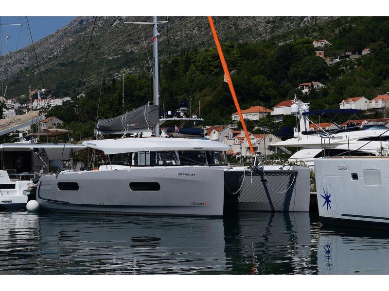 Book yachts online - catamaran - Excess 12 - Silver Kiss - rent