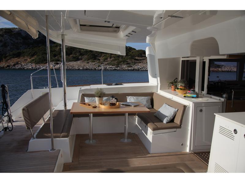 Book yachts online - catamaran - Lagoon 450 - Poseidon - rent