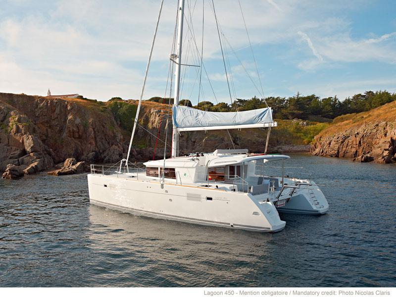 Book yachts online - catamaran - Lagoon 450 Flybridge - AQUA - rent