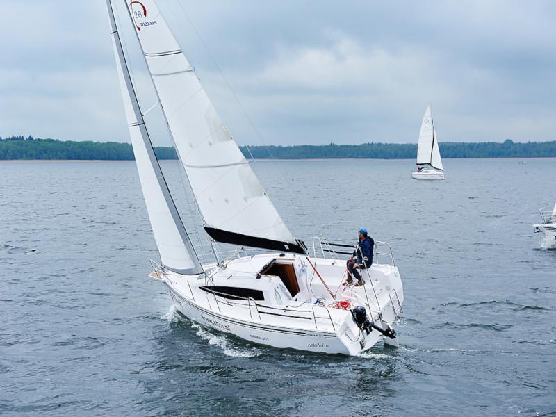 Book yachts online - sailboat - Maxus 26 Prestige 8/1 - TAURUS - rent