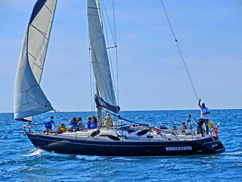 Book yachts online - sailboat - Comar Genesi 43 - Blue Mary - rent