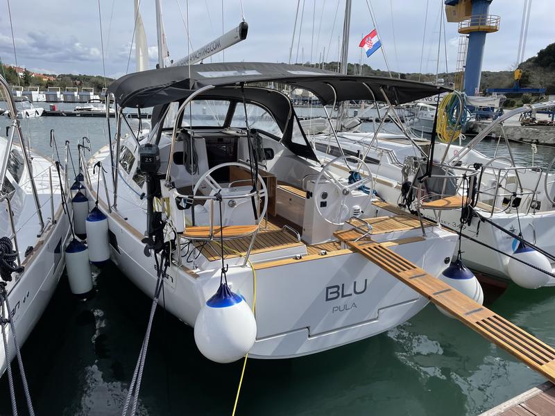 Book yachts online - sailboat - Elan 40 Impression - BLU - rent