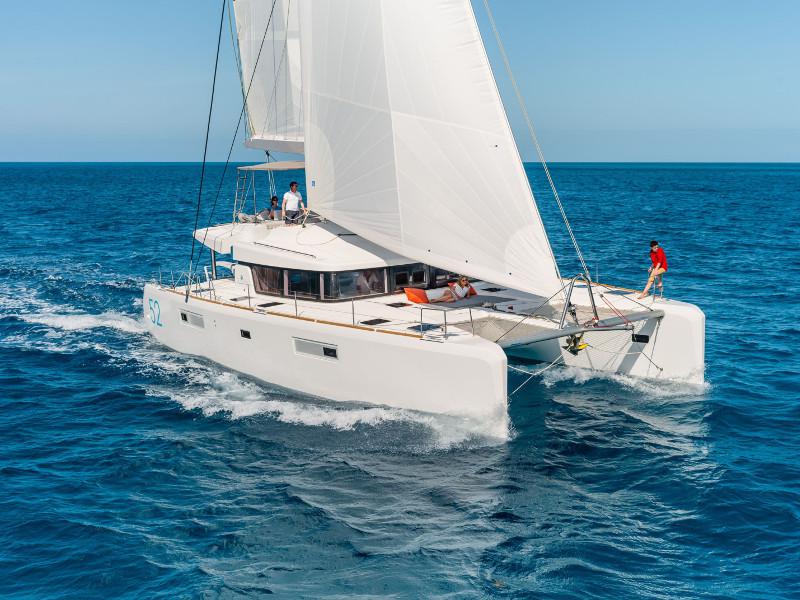 Book yachts online - catamaran - Lagoon 52F - Gacka - rent