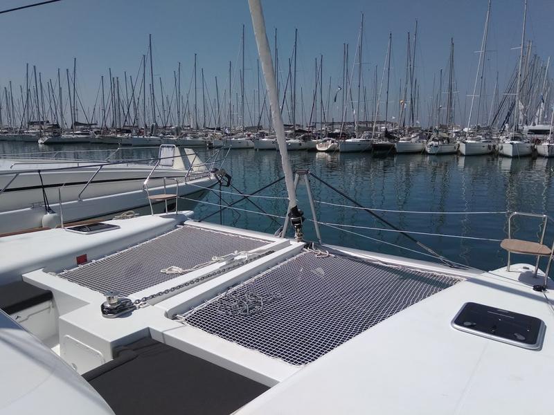 Book yachts online - catamaran - Lagoon 450  Flybridge - Hydra XII - rent