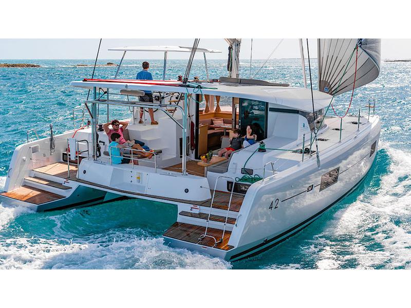 Book yachts online - catamaran - Lagoon 42 - Moonlight - rent