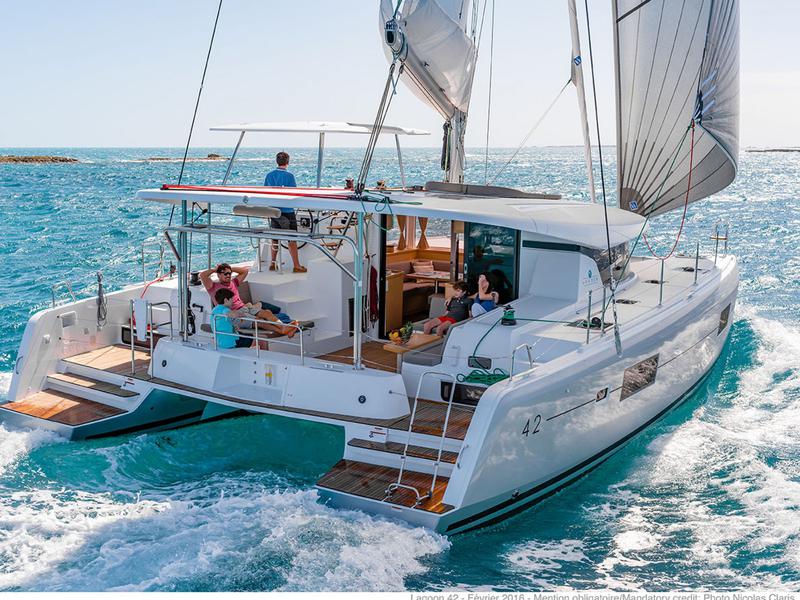 Book yachts online - catamaran - Lagoon 42 owner version - NURIA - rent