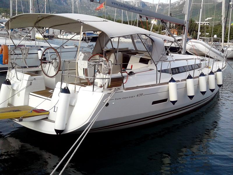 Book yachts online - sailboat - Sun Odyssey 439 - Luna - rent