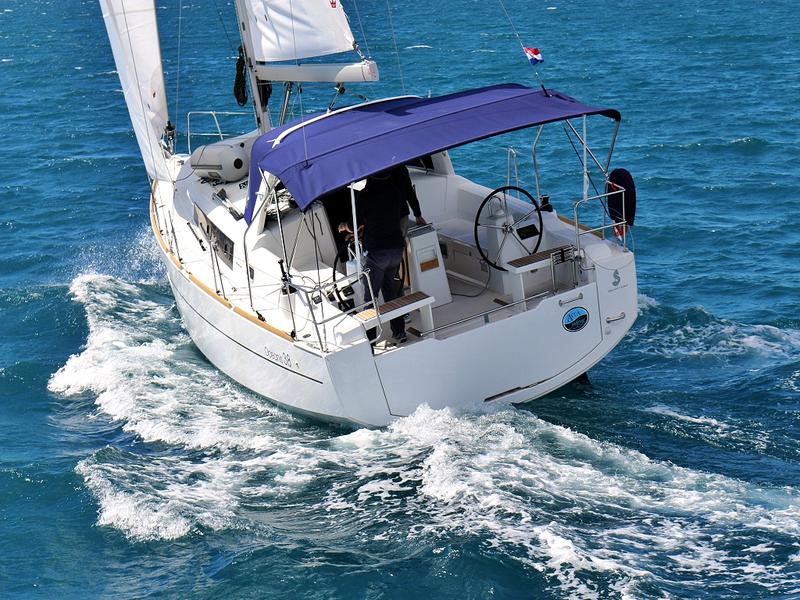 Book yachts online - sailboat - OCEANIS 38.1 BT - ELSA - rent