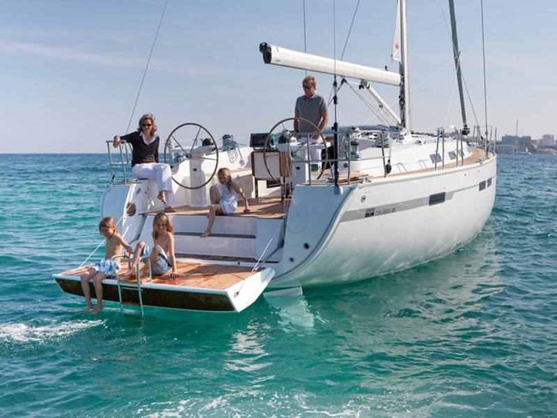 Book yachts online - sailboat - Bavaria C45 Holiday - PRES-C45-20-G - rent