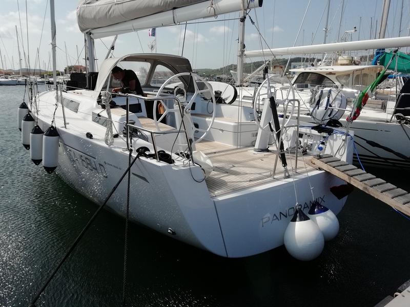 Book yachts online - sailboat - Grand Soleil 43 - Panoramix - rent