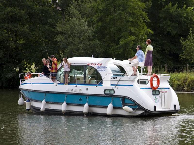 Book yachts online - motorboat - Confort 900 DP - ALLEGRO 1 FR - rent