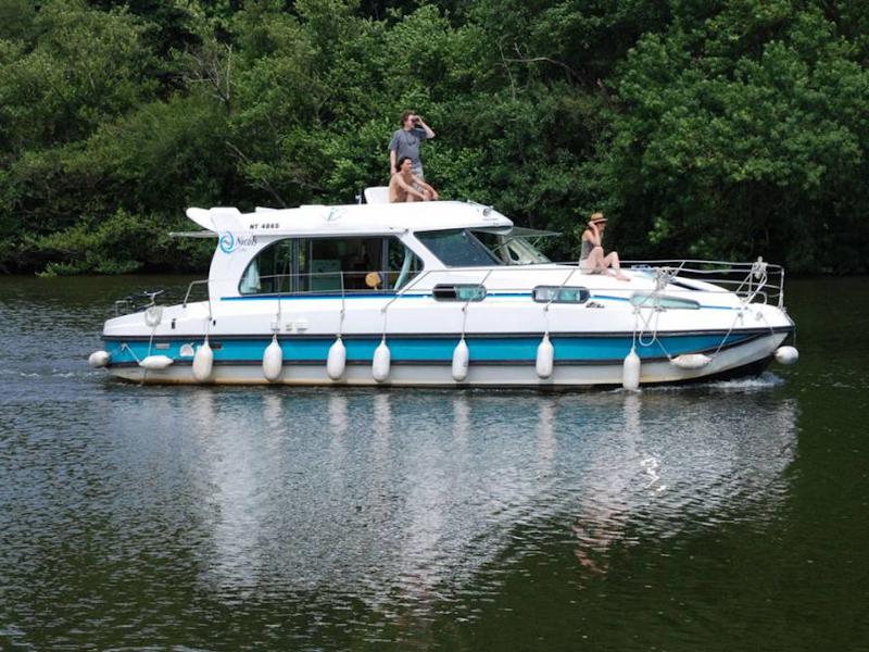 Book yachts online - motorboat - Sedan 1170 - MELODIE FR - rent