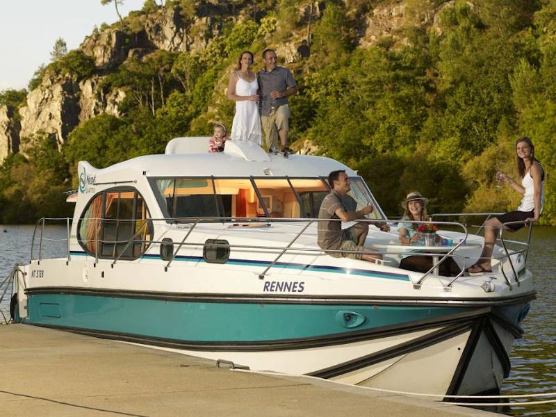 Book yachts online - motorboat - Estivale Quattro S - ST PAPOUL FR - rent